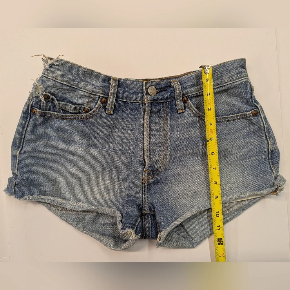 Levi's Distressed Denim Shorts - Picture 3 of 6